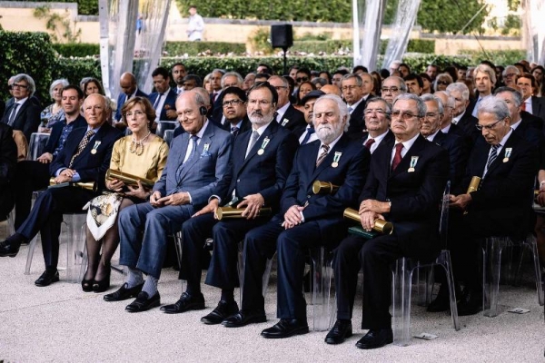 Prince Amyn receives Medal of Honor from the City in Porto 